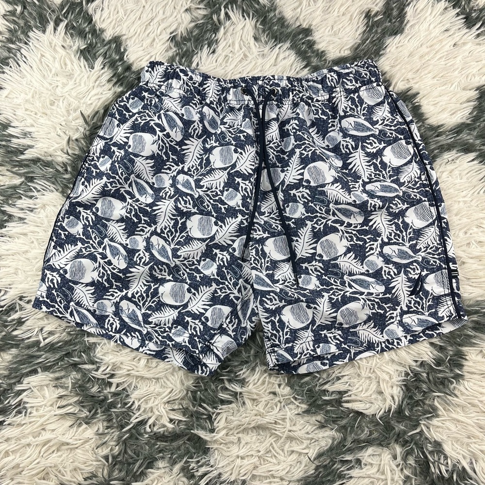 Nautica Men’s Sustainably Crafted 6” Seashell Print Swim Trunks Sz M Blue White